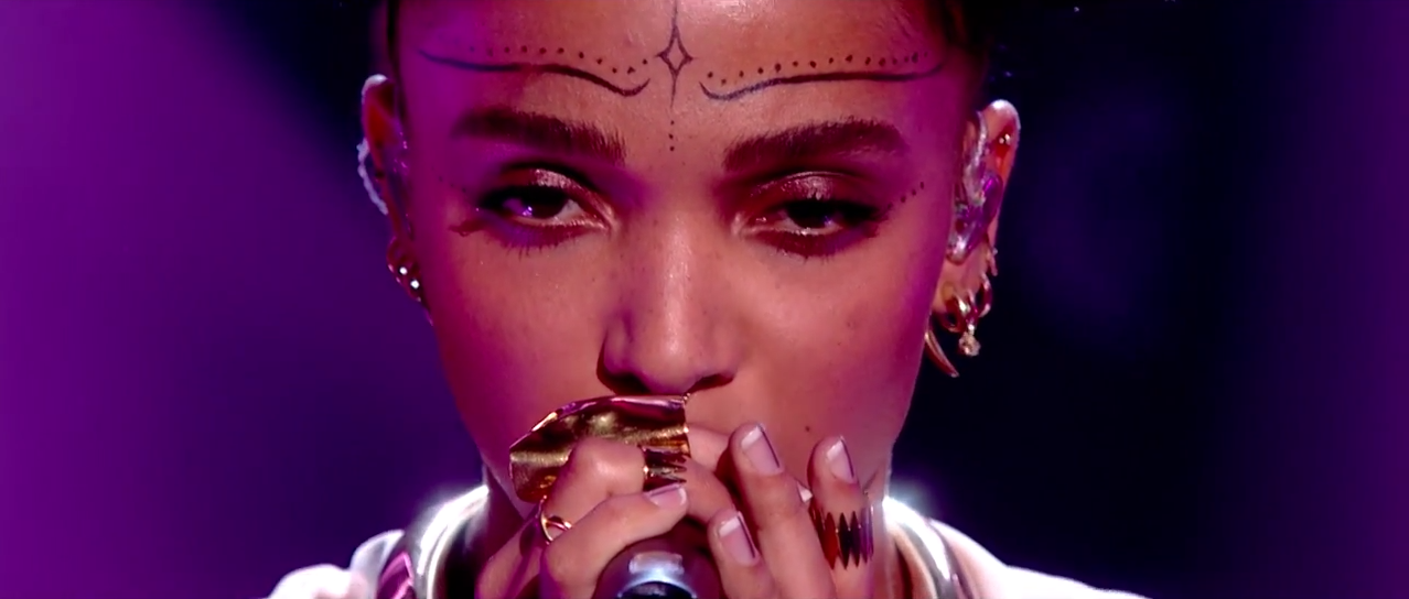 Fka twigs calvin klein. FKA Twigs и Арон Пайпер. FKA Twigs Мэттом Хили.