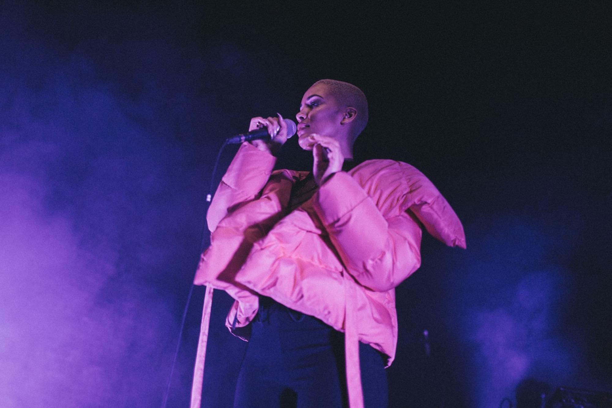 Live Review: Jorja Smith entrances the Snapchat generation with timeless  soul