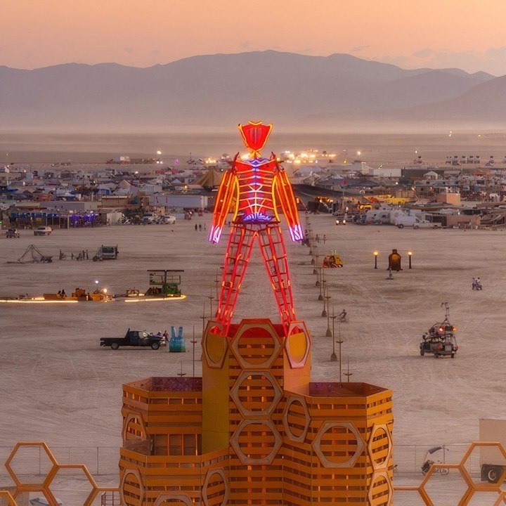 Thousands stranded and one person dead amidst Burning Man flooding